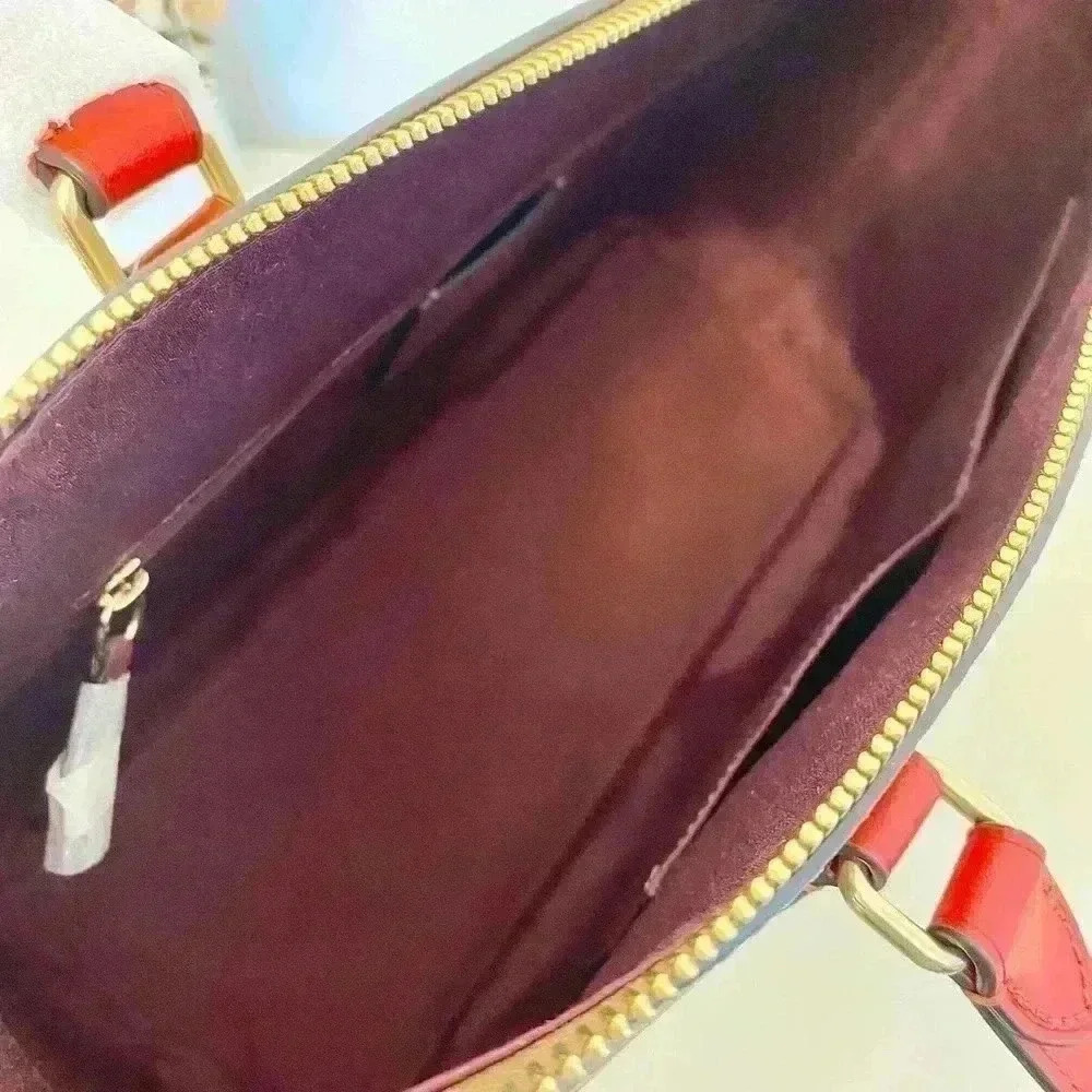 Coach Purse Gallery Tote In Signature Canvas - Picture 6 of 9